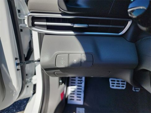 New 2025 Hyundai Elantra Sport image 22