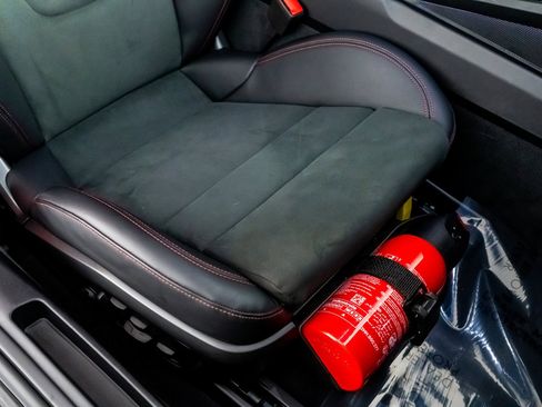 Used 2024 Porsche 911 Carrera GTS image 32