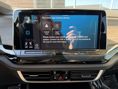 Used 2024 Volkswagen Atlas SEL Premium R-Line image 21