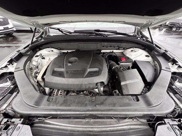 Used 2020 Volvo XC60 T5 Momentum FWD image 17