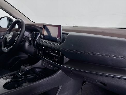 Used 2022 Nissan Rogue SV FWD image 29
