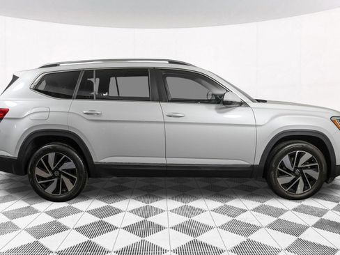 Used 2024 Volkswagen Atlas SEL AWD/4WD image 16