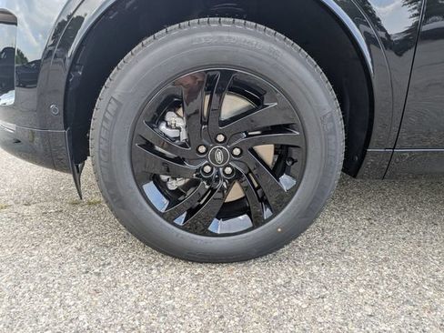 New 2025 Land Rover Discovery Sport S AWD/4WD image 21