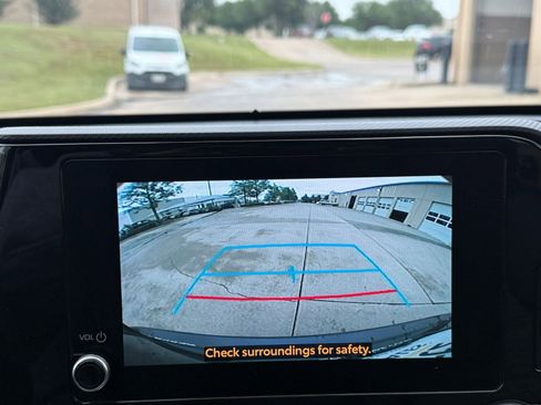 Used 2024 Toyota Highlander XSE FWD image 25