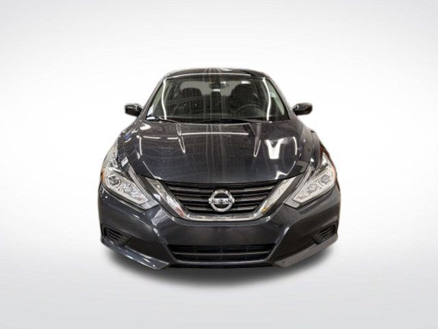 Used 2016 Nissan Altima 2.5 S w/ Power Driver Seat Package FWD image 2