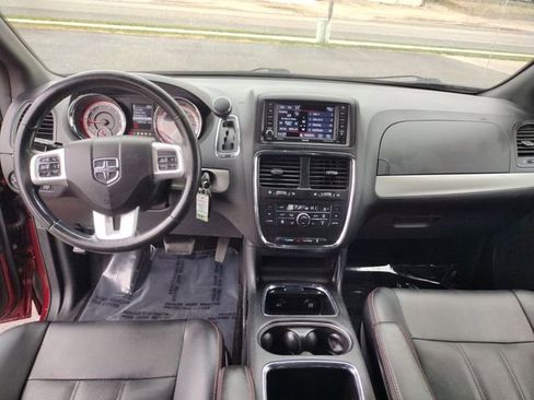 Used 2019 Dodge Grand Caravan GT image 14