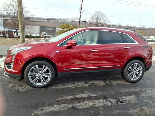 Certified 2025 Cadillac XT5 Premium Luxury FWD image 2