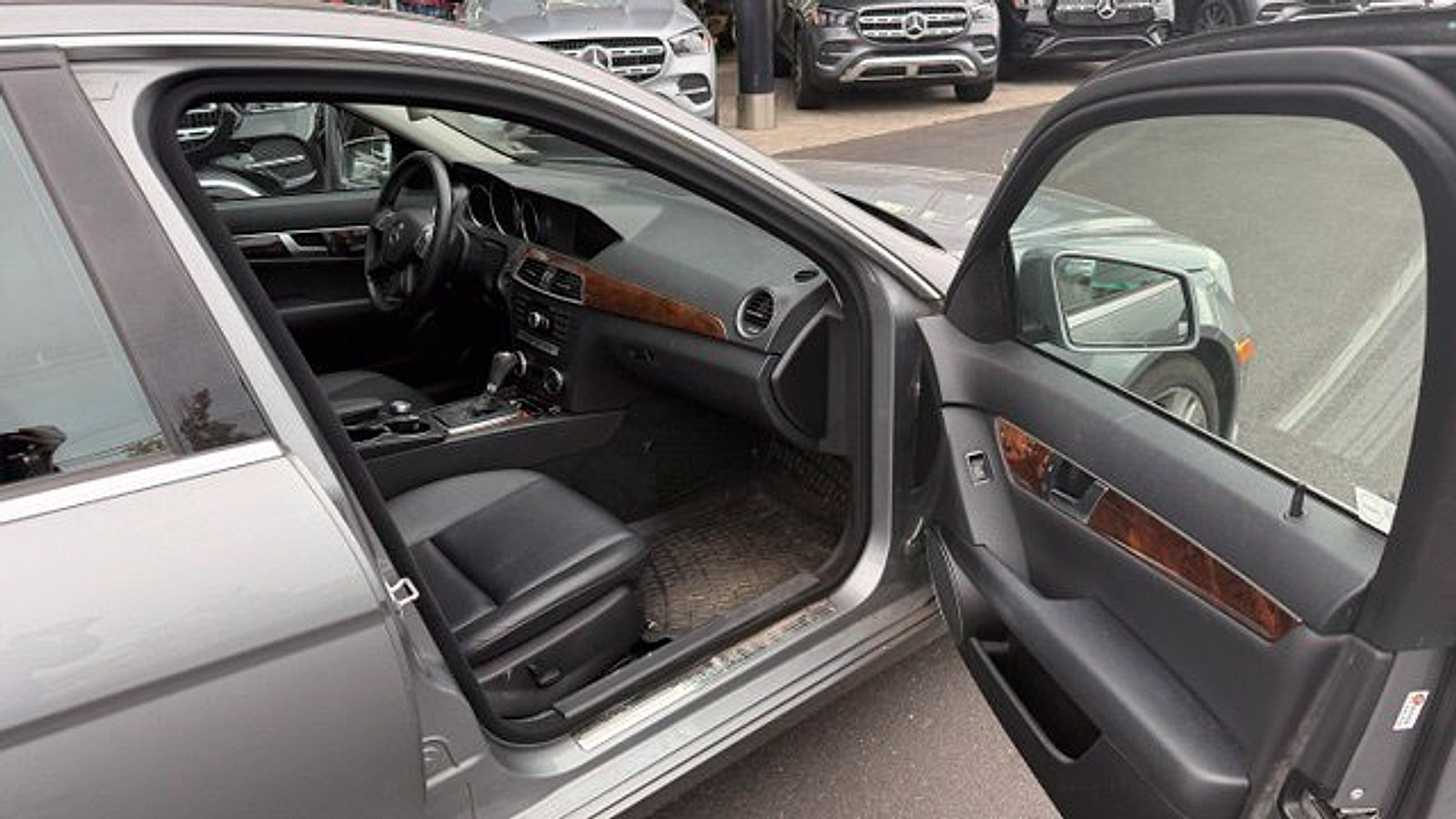 Used 2013 Mercedes-Benz C 300 4MATIC Sedan image 9