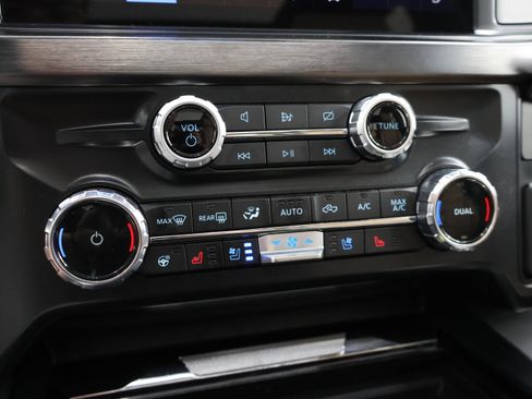 Used 2024 Ford F250 Lariat w/ Lariat Ultimate Package AWD/4WD image 53