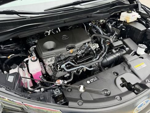 Certified 2025 Toyota Sienna XLE FWD image 27