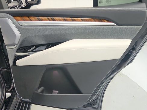 Certified 2025 Cadillac Escalade Sport Platinum w/ LPO, Floor Liner Package AWD/4WD image 26