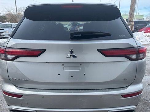 Used 2022 Mitsubishi Outlander SE image 7
