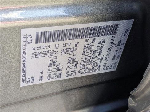 Used 2024 Nissan Rogue SV image 25