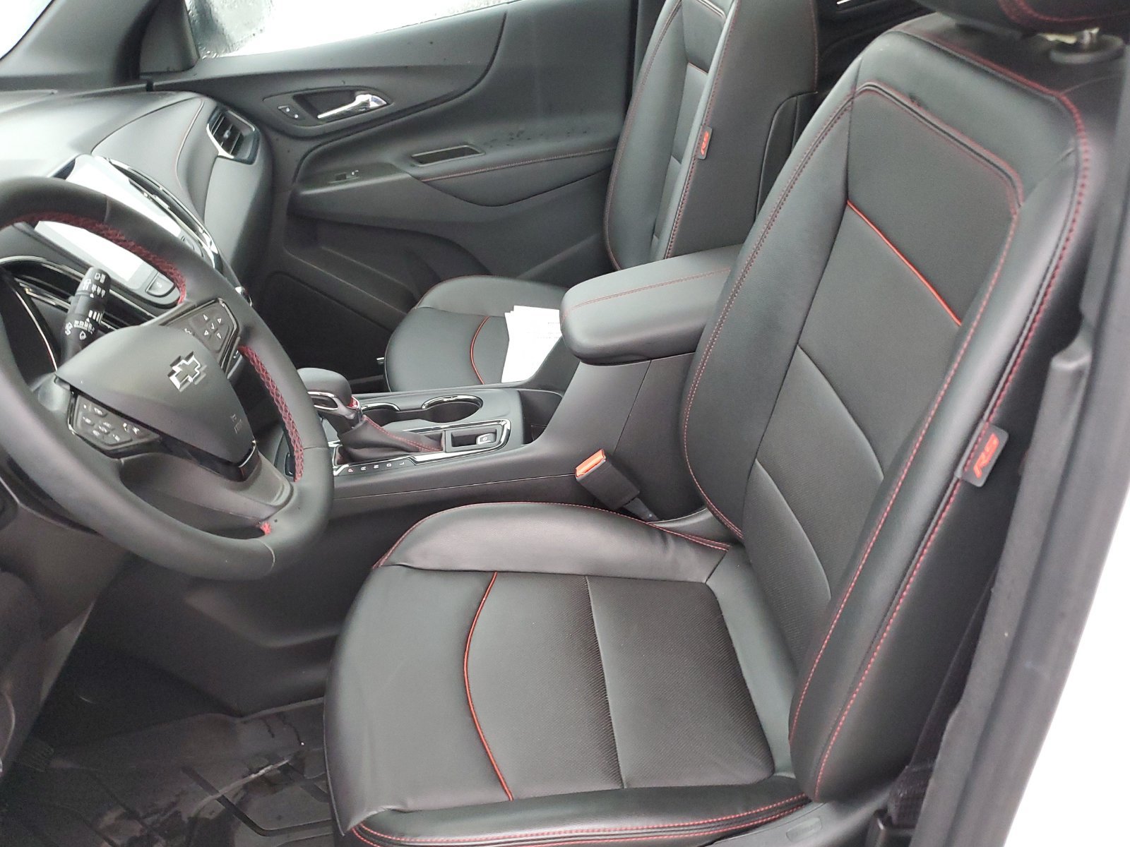 Used 2023 Chevrolet Equinox RS w/ RS Leather Package FWD image 17