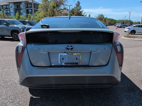 Used 2016 Toyota Prius Two FWD image 5