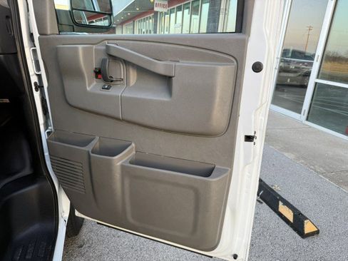 Used 2023 GMC Savana 2500 Extended w/ Driver Convenience Package image 23