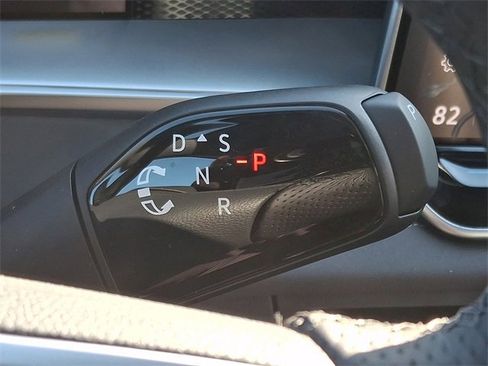 New 2026 Volkswagen Tiguan SE R-Line image 8