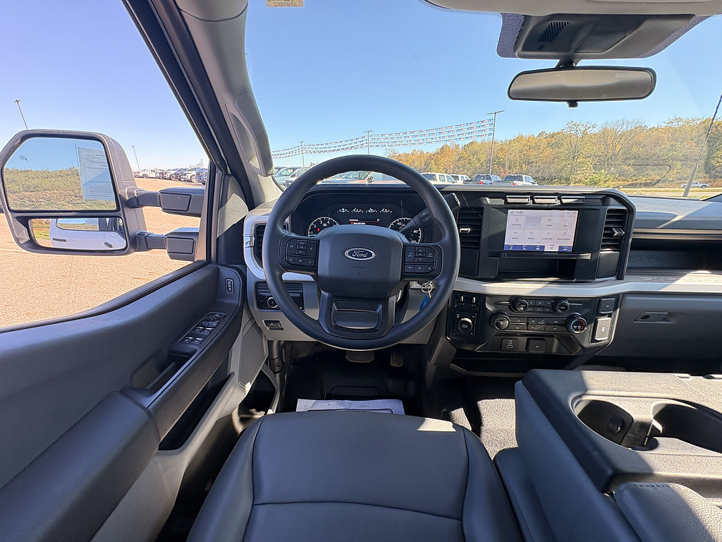 Used 2023 Ford F250 XL w/ Snow Plow/Camper Package AWD/4WD image 21