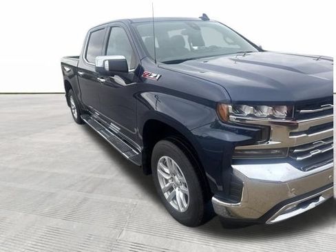 Used 2020 Chevrolet Silverado 1500 LTZ w/ LTZ Plus Package AWD/4WD image 2