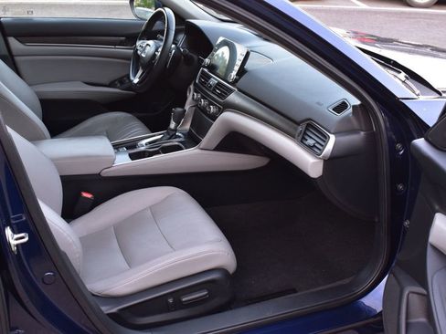 Used 2018 Honda Accord Touring image 19