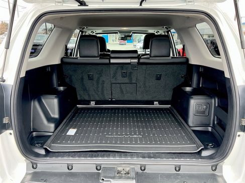 Used 2022 Toyota 4Runner SR5 Premium w/ 4Runner Black Package (TMS) image 21