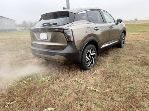 New 2026 Nissan Kicks SV w/ SV Premium Package image 5