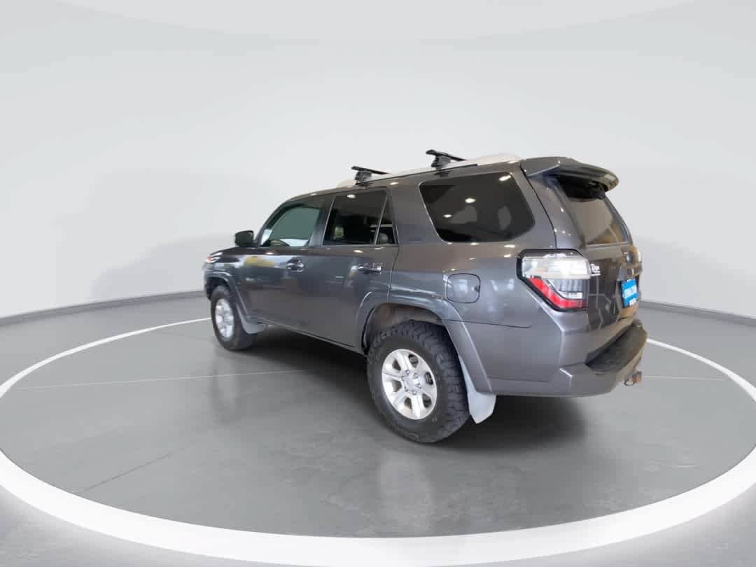 Used 2017 Toyota 4Runner SR5 AWD/4WD image 6