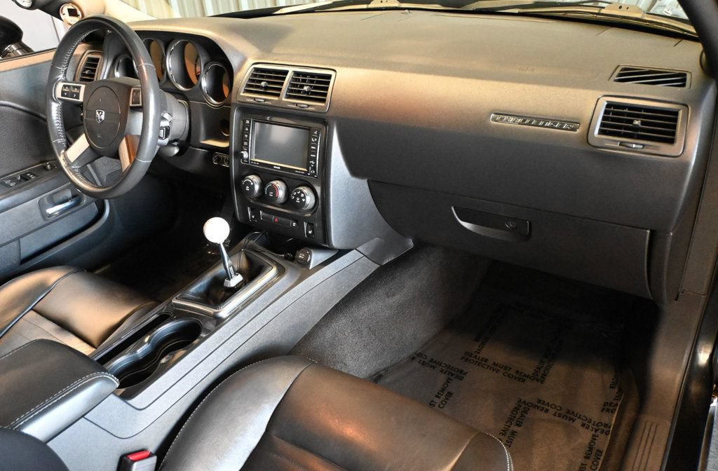 Used 2010 Dodge Challenger R/T RWD image 10