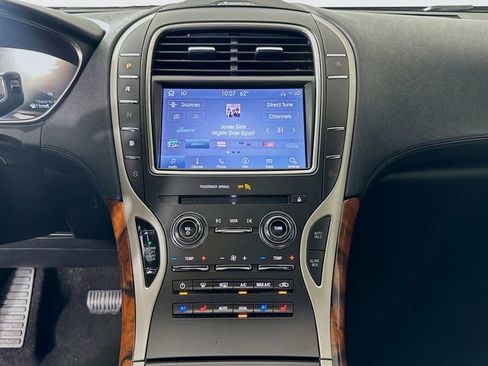 Used 2020 Lincoln Nautilus Reserve image 15