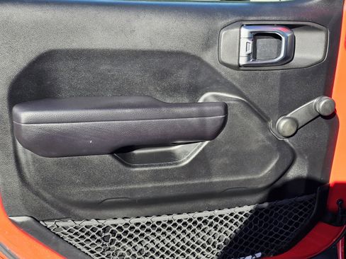 Used 2018 Jeep Wrangler Unlimited Sport image 9