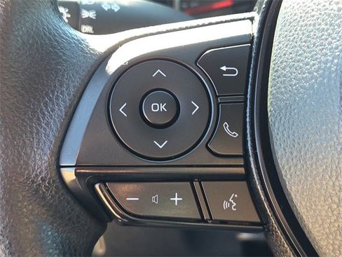 Used 2020 Toyota RAV4 LE image 27