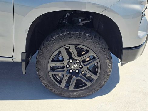 Used 2023 Chevrolet Silverado 1500 LT Trail Boss w/ Convenience Package II AWD/4WD image 9