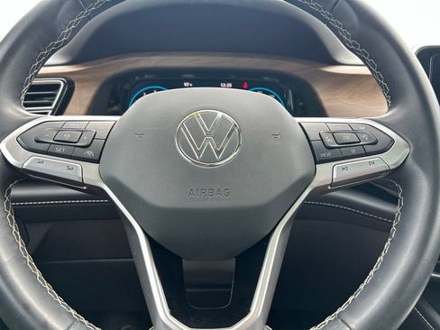 Used 2024 Volkswagen Atlas SE AWD/4WD image 25