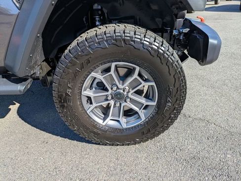 New 2026 Jeep Gladiator Mojave w/ Technology Group AWD/4WD image 12