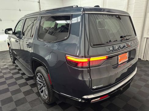 Used 2025 Jeep Wagoneer 4WD w/ Premium Group I image 7