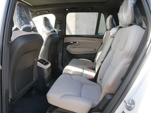 New 2026 Volvo XC90 T8 Plus AWD/4WD image 6