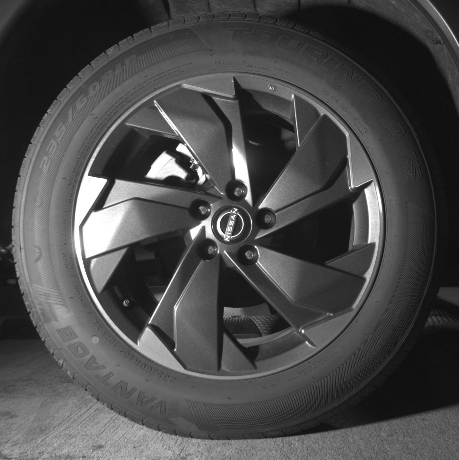 Used 2025 Nissan Rogue SV AWD/4WD image 18