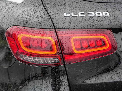 Used 2022 Mercedes-Benz GLC 300 image 9