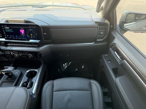 Used 2025 Chevrolet Silverado 1500 LTZ AWD/4WD image 26