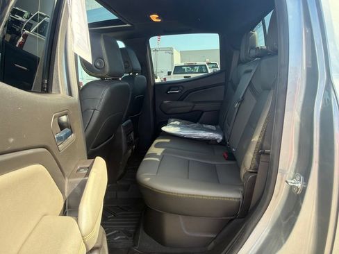 Certified 2025 Chevrolet Colorado ZR2 w/ Technology Package AWD/4WD image 32
