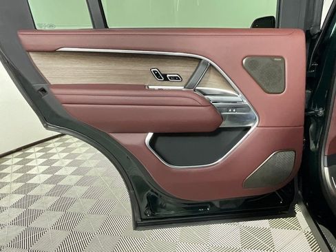 Used 2025 Land Rover Range Rover Long Wheelbase Autobiography image 26