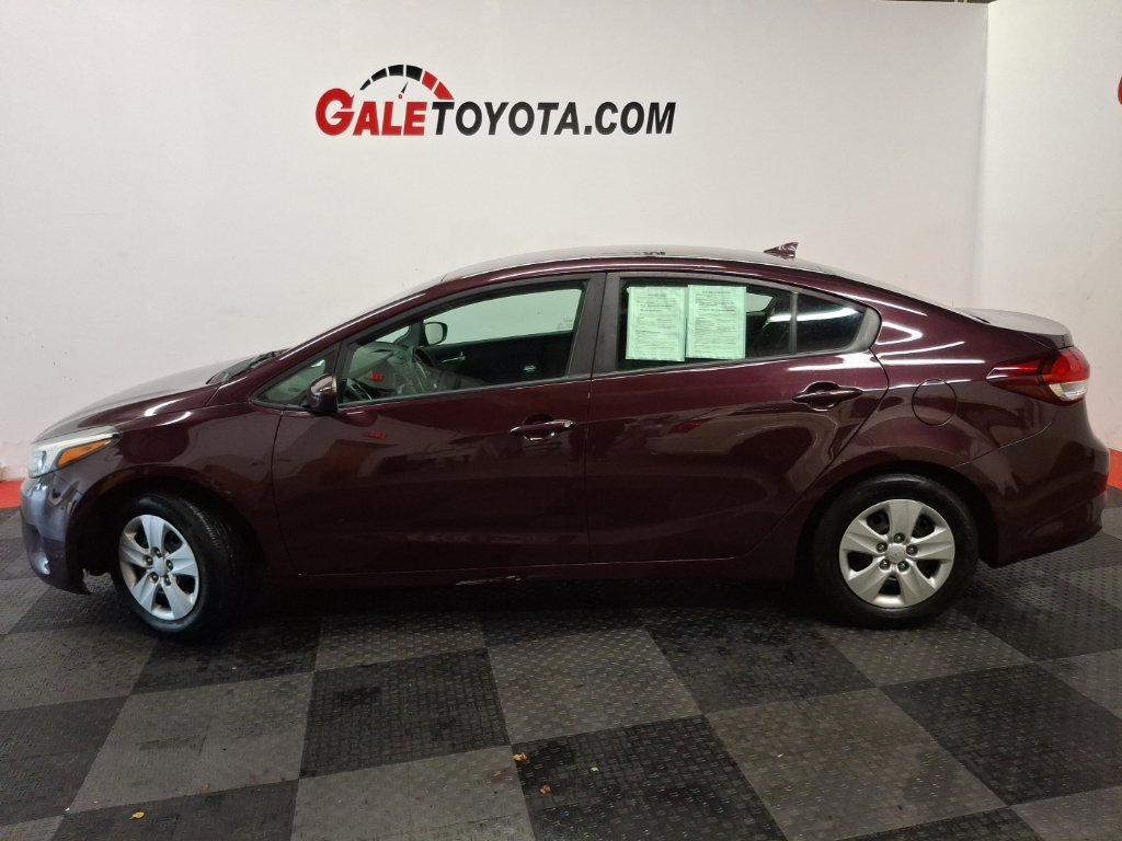 Used 2017 Kia Forte LX FWD image 9