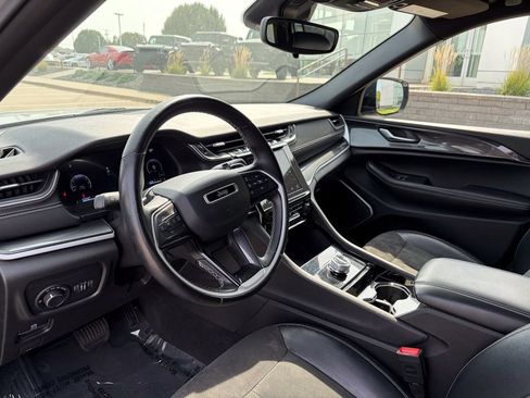 Used 2021 Jeep Grand Cherokee L Laredo AWD/4WD image 9