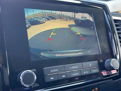 Used 2023 Nissan Frontier SV image 20