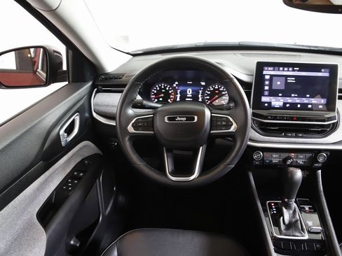 Used 2022 Jeep Compass Latitude image 15