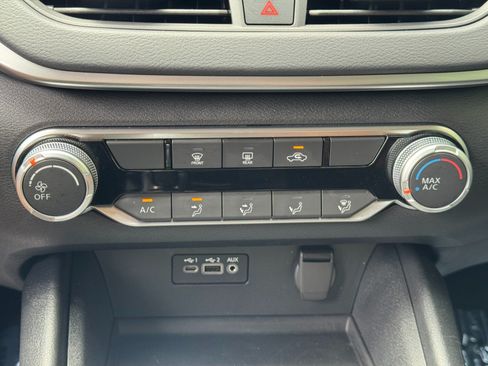 Used 2022 Nissan Altima 2.5 SV FWD image 24
