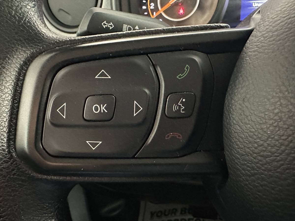 Used 2024 Jeep Gladiator Sport AWD/4WD image 15