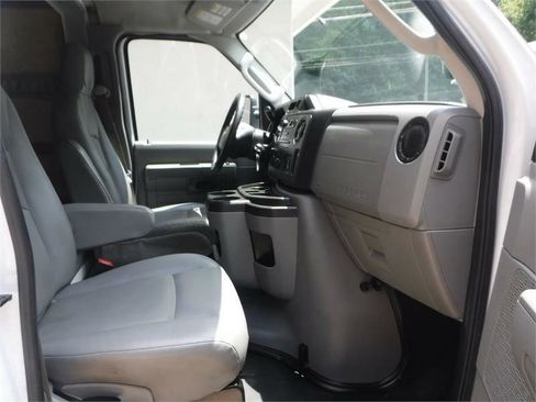 Used 2019 Ford E-350 and Econoline 350 Super Duty w/ Power Windows & Locks Group image 5