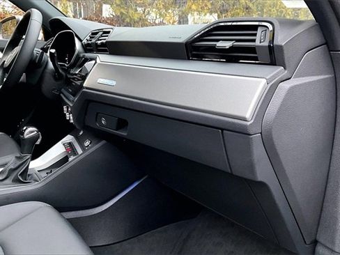 Used 2024 Audi Q3 2.0T Premium Plus image 15