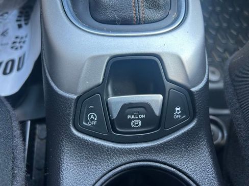 Used 2020 Jeep Compass Latitude AWD/4WD image 23